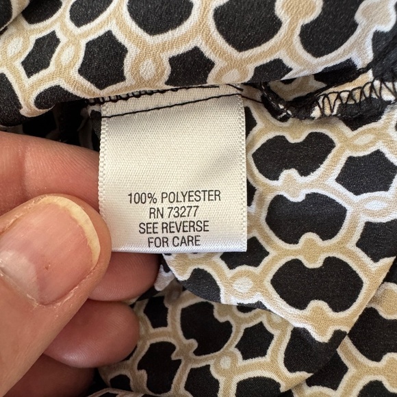 Croft & Barrow Women's Sleeveless 1/2 Button Blouse Tank Top Beige/Tan/Black‎ M - Picture 6 of 11